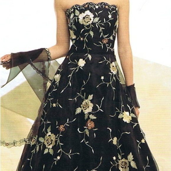 Black Printed Multicolor Flower Gown - Picture 2 of 4